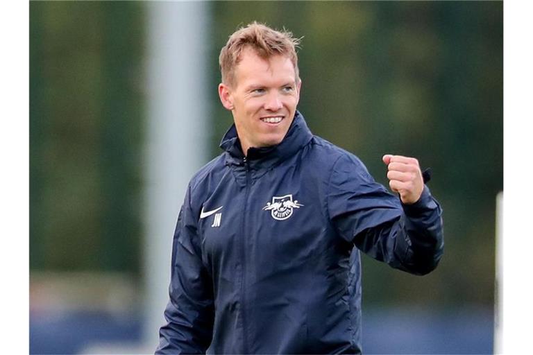Gewährt lieber zwei Tage länger frei statt sich dem Reisestress hinzugeben: Leipzigs Trainer Julian Nagelsmann. Foto: Jan Woitas/dpa-zentralbild/dpa