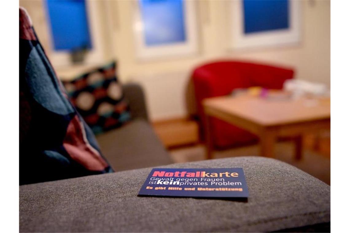 Corona: Europarat-Chefin will Frauen vor Gewalt schützen Gewalt gegen Frauen während der Corona-Pandemie: Europarat-Chefin Pejčinović Burić fordert Maßnahmen bei neuem Lockdown. Foto: Britta Pedersen/dpa-Zentralbild/dpa