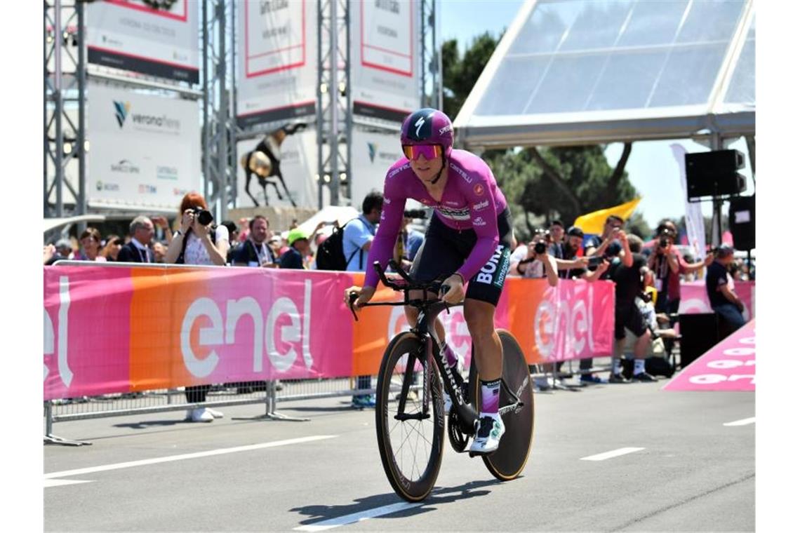Vom Bauernsohn zum Triumphator: Carapaz lässt Ecuador feiern Gewann als erster Deutscher das Lila Trikot beim Giro d’Italia: Pascal Ackermann. Foto: Massimo Paolone/Lapresse via ZUMA Press