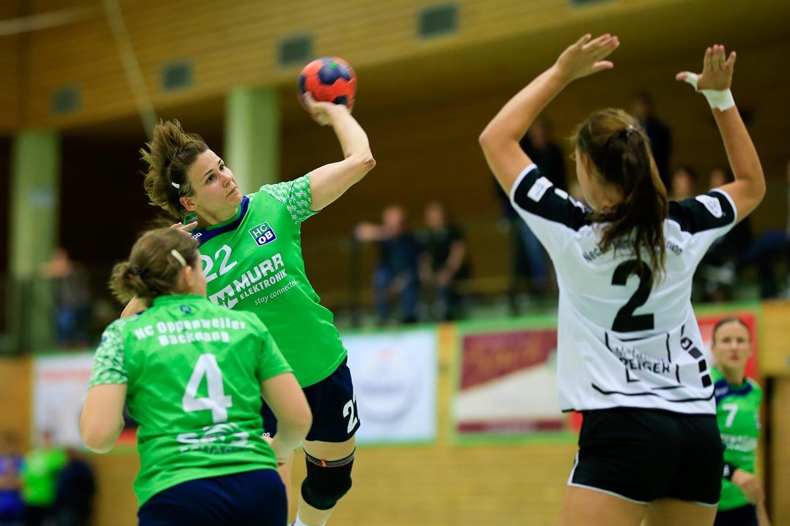 Zwei knifflige Phasen überstanden Gewann mit den HCOB-Handballerinnen auch das achte Duell der Saison: Spielertrainerin Judit Lukács.Foto: A. Becher