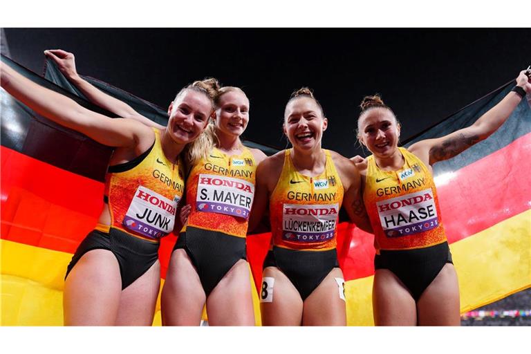 Gewannen WM-Bronze: Sophia Junk, Sina Mayer, Gina Lückenkemper und Rebekka Haase (v. l.).