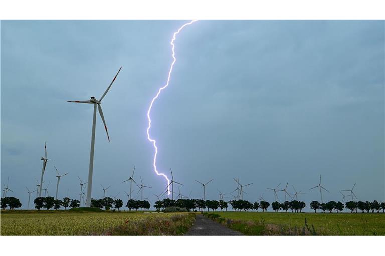 Gewitter, Stürme und Hitze zeigten am Wochenende bereits erste Spuren.