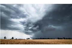 Gewitterwolken sollen übers Land ziehen. (Archivbild)
