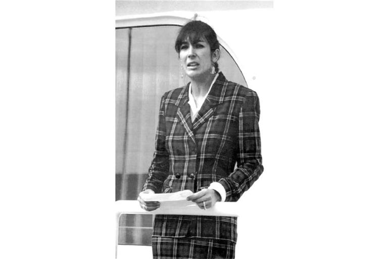 Ghislaine Maxwell, Tochter des verstorbenen britischen Verlegers R. Maxwell, an Bord der "Lady Ghislaine". Foto: Dominique Mollard/AP/dpa