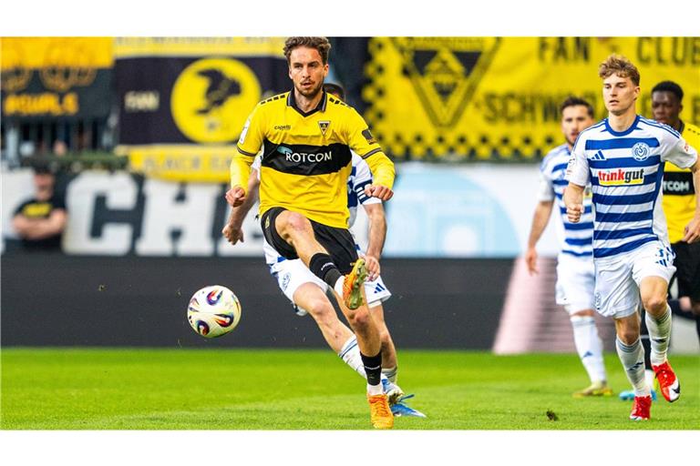 Gianluca Gaudino (im Dress von Alemannia Aachen) könnte in der neuen Saison als Gästespieler auf der Waldau am Ball sein.            


Archivfoto:IMAGO/Eibner