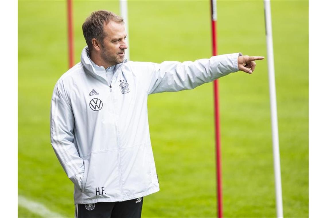 979. Länderspiel: Torfeste gegen Liechtenstein Gibt gegen Fußballzwerg Liechtenstein sein Debüt als Bundestrainer: Hansi Flick. Foto: Tom Weller/dpa