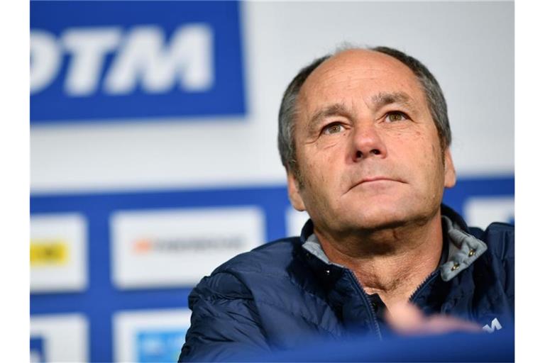 Gibt sich kämpferisch: DTM-Boss Gerhard Berger. Foto: Uwe Anspach/dpa