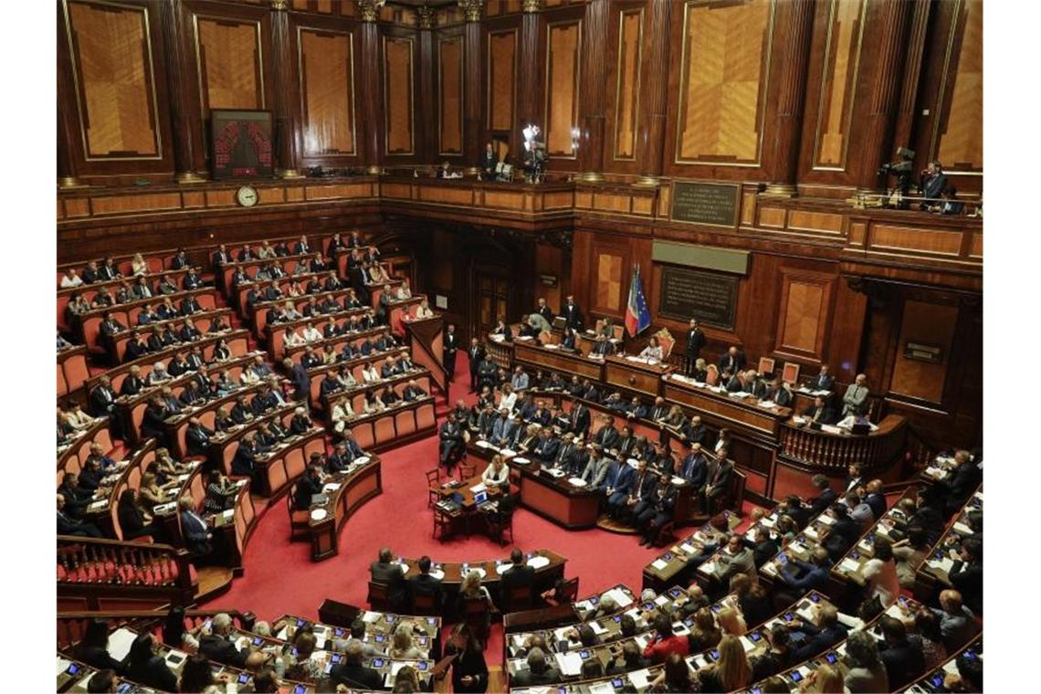 Giuseppe Conte hält eine Rede in der Abgeordnetenkammer. Foto: Gregorio Borgia/AP