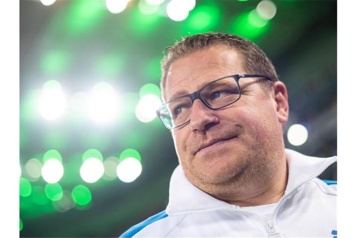 Kritik am WM-Plan: Eberl sieht „kompletten Schwachsinn“ Gladbachs Sportdirektor Max Eberl hält eine WM alle zwei Jahre für „Schwachsinn“. Foto: Marius Becker/dpa