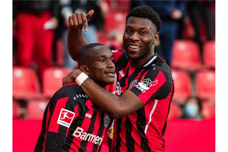Glänzt in der Rückrunde als Torjäger: Leverkusens Moussa Diaby (l). Foto: Marius Becker/dpa