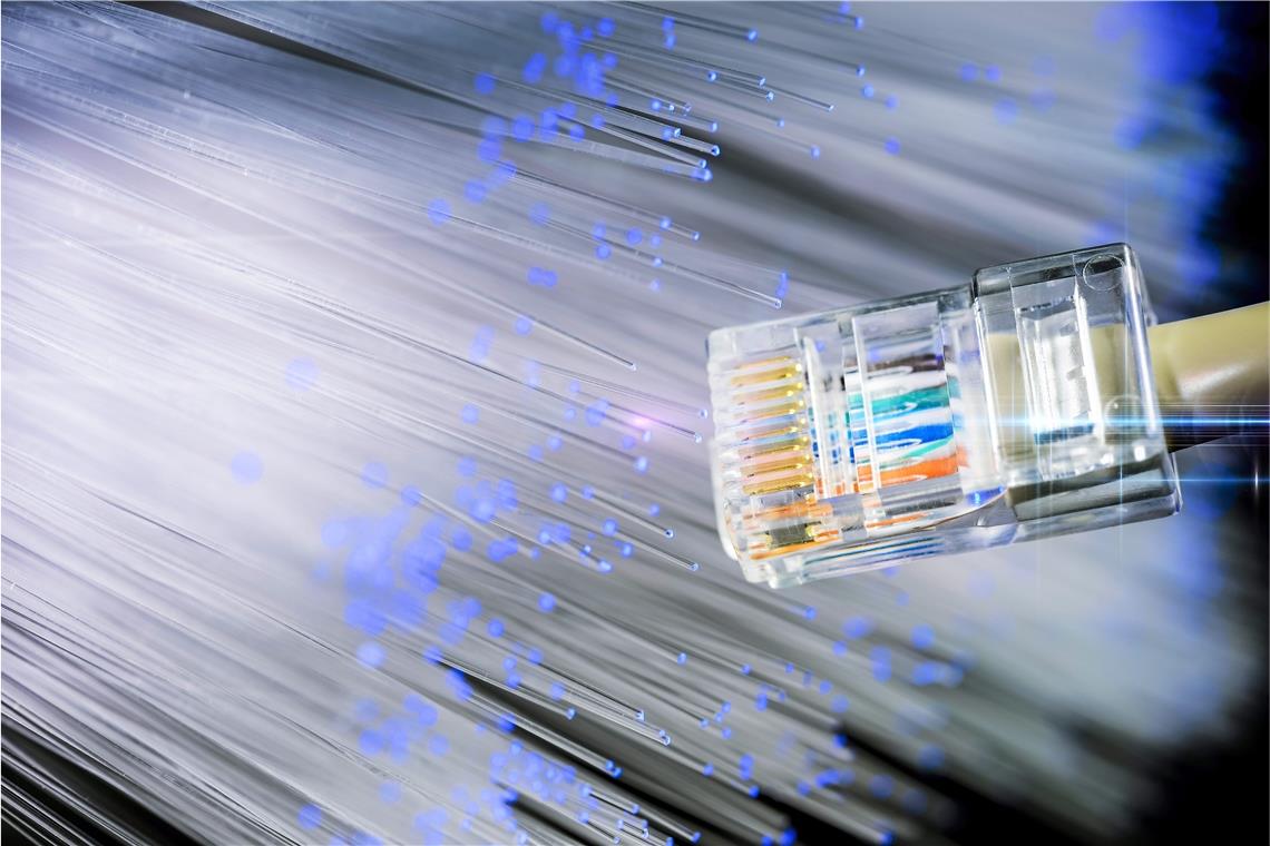 GVG Glasfaser prüft Übernahme der Hello-Fiber-Aktivitäten Glasfaserausbau steht bei vielen Kommunen im Raum Backnang auf der Agenda. Symbolfoto: Imago/Christian Ohde•