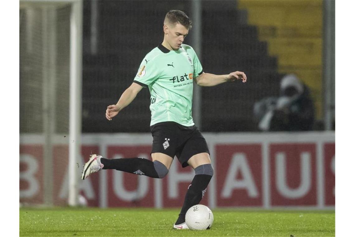 Ginter über möglichen Rose-Abgang: „Würde mich überraschen“ Glaubt nicht, dass Trainer Marco Rose Gladbach nach nur zwei Jahren in Richtung Dortmund verlässt: Matthias Ginter. Foto: Tom Weller/dpa