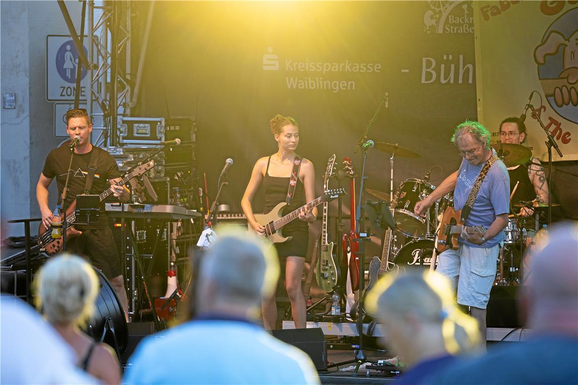 Glory and the Killerpigs im Stiftshof.