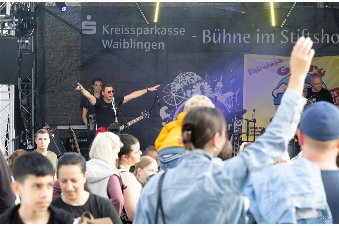 Glory & The Killerpigs rocken am Samstagabend die Bühne auf dem Stiftshof.