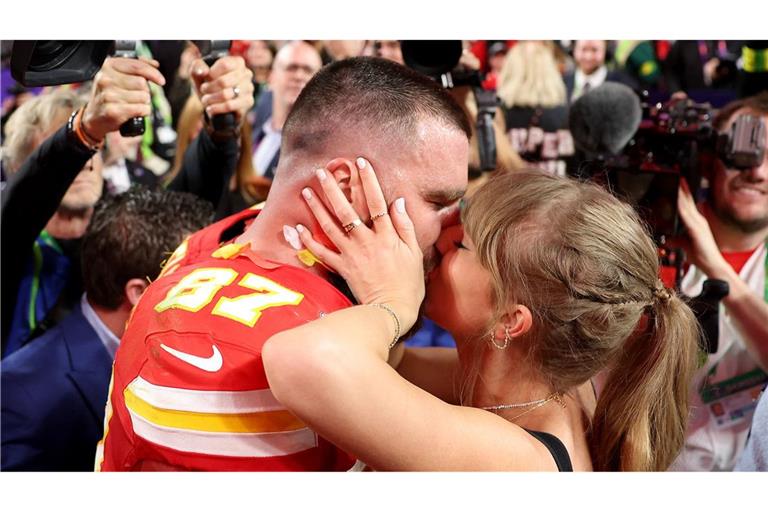 Glücklich: Swift und Kelce nach dem Superbowlfinale 2024