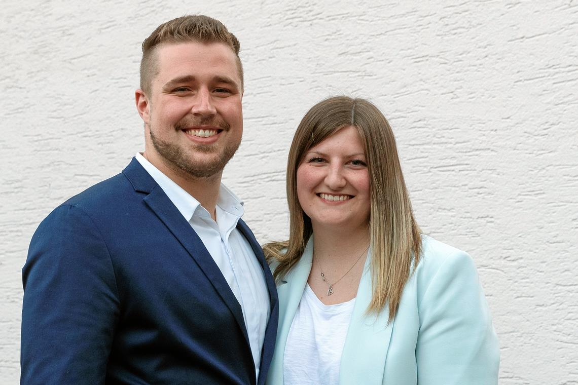Glücklicher Wahlsieger: Weissachs künftiger Bürgermeister Daniel Bogner mit seiner Partnerin Larissa Schacherl. Foto: J. Fiedler