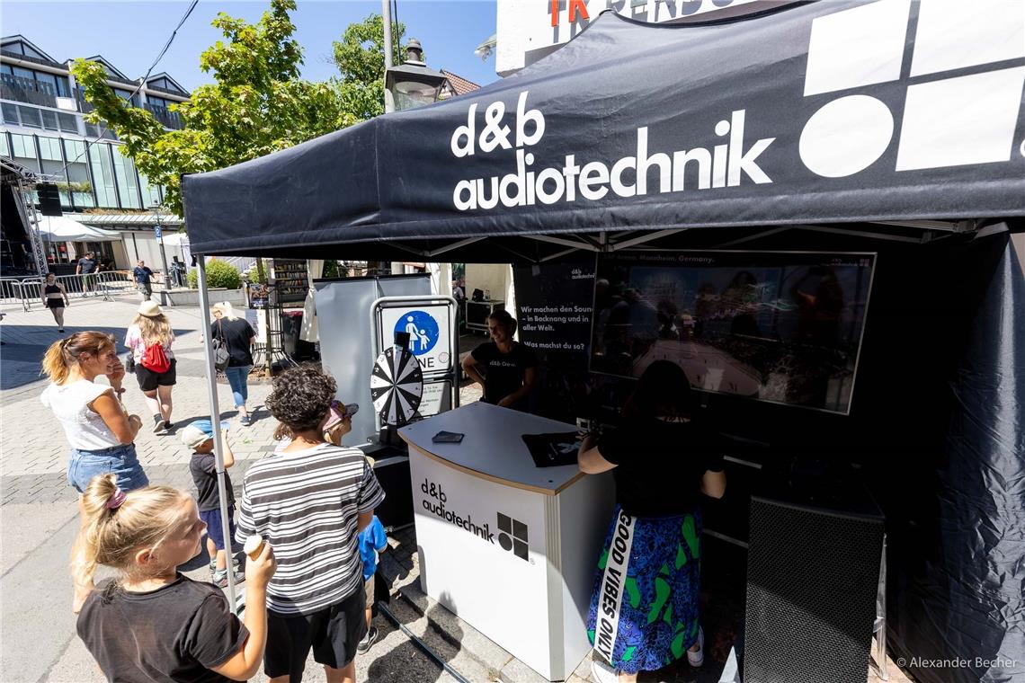 Glücksrad am Stand von d&b