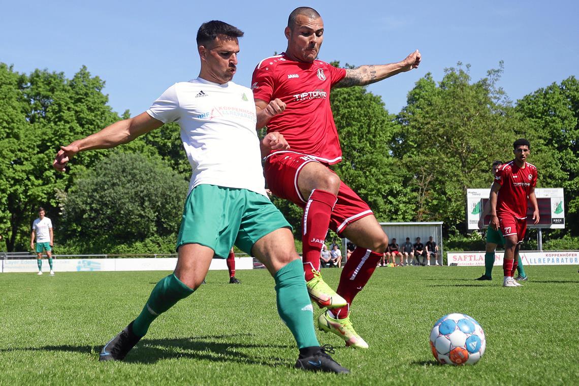 Eklat beim Oberliga-Heimspiel der TSG Backnang hallt weiterhin nach Gmünds Marvin Gnaase (rechts, hier bei einem Spiel in Heimerdingen 2022) wird in Backnang rassistisch beleidigt. Foto: Baumann