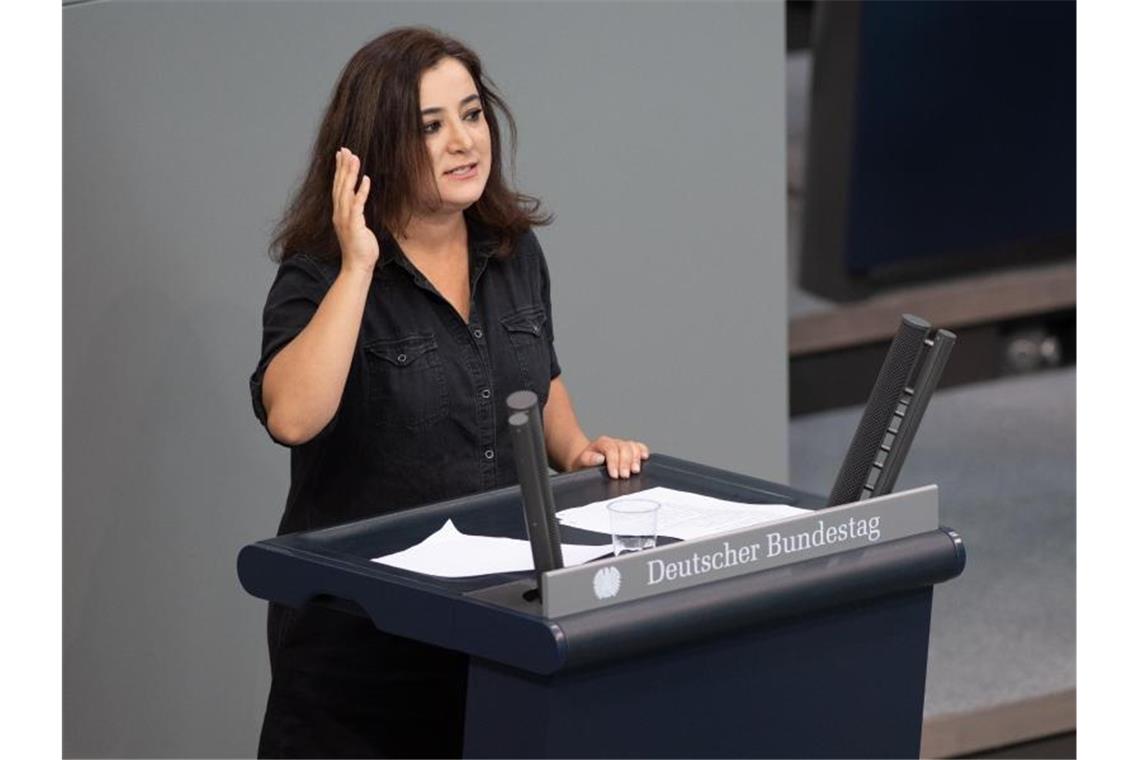 Gökay Akbulut (Die Linke) spricht in der Plenarsitzung im Deutschen Bundestag. Foto: Christophe Gateau/dpa/Archivbild