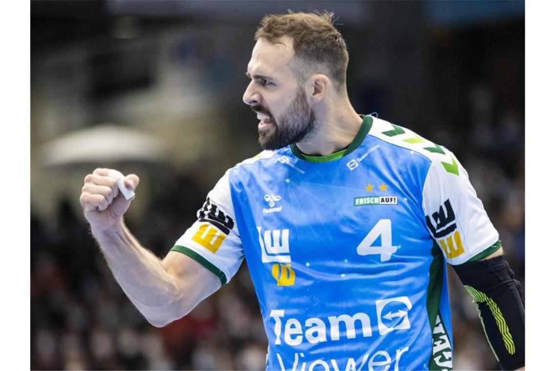 Handballer Kneule verlängert um weiteres Jahr in Göppingen Göppingens Tim Kneule jubelt. Foto: Tom Weller/dpa