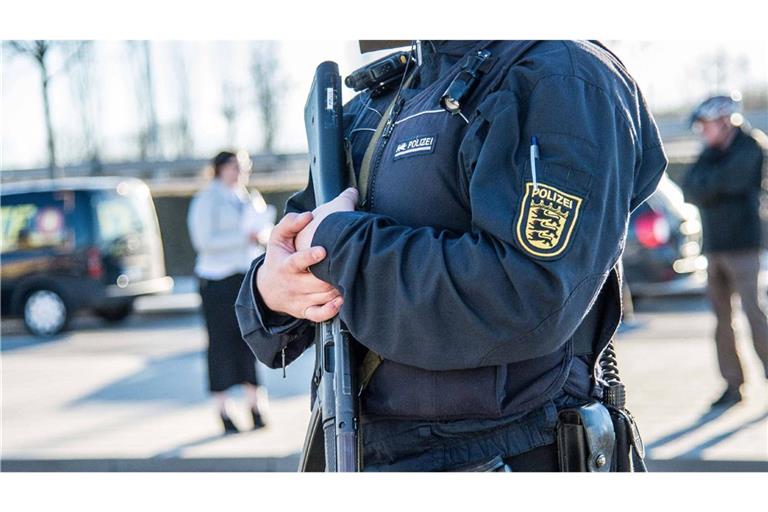 Gold im Wert von 18.000 Euro finden Zöllner in der Handtasche einer Frau (Symbolfoto).