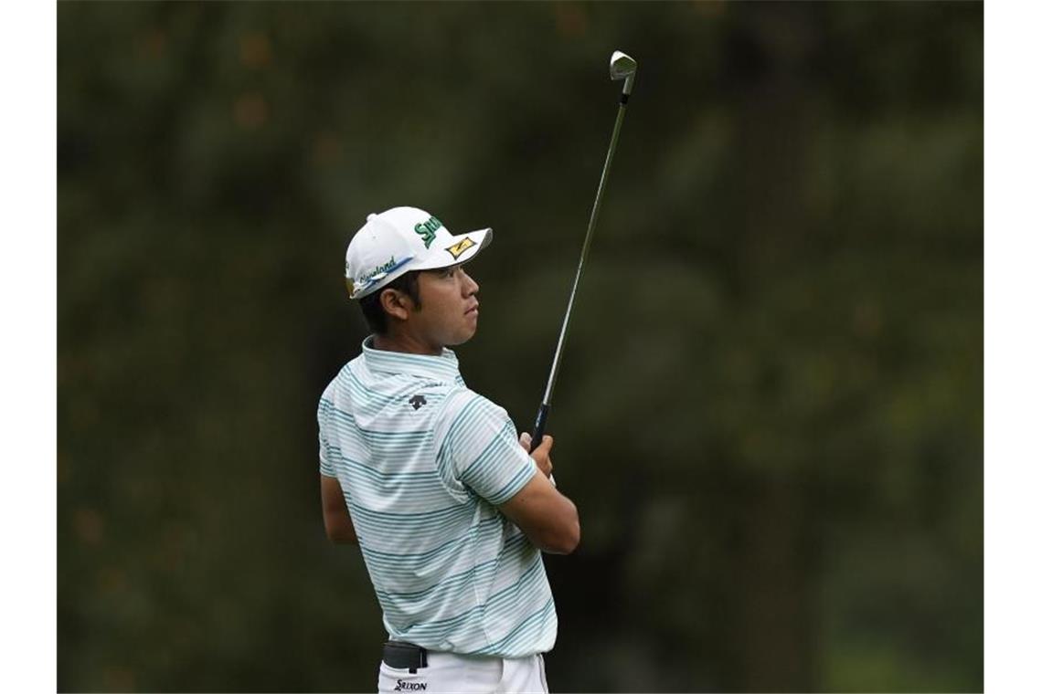 Golfprofi Hideki Matsuyama geht in Augusta mit einer deutlichen Führung in den Finaltag. Foto: David J. Phillip/AP/dpa