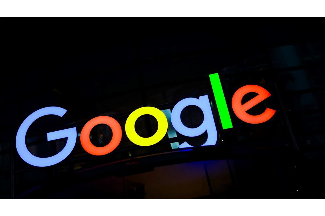 Google könnte nach Ansicht der EU-Kommission auf dem KI-Markt gegen Wettbewerbsrecht verstoßen haben. (Archivbild)