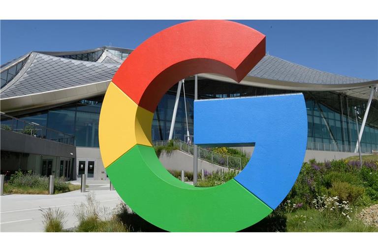 Googles Gemini konkurriert unter anderem mit ChatGPT. (Archivbild)