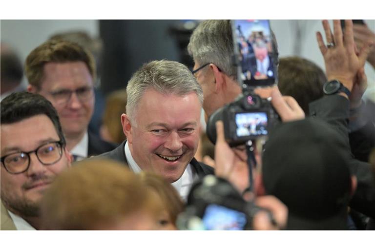 Gordon Schnieder ist der strahlende Wahlsieger.