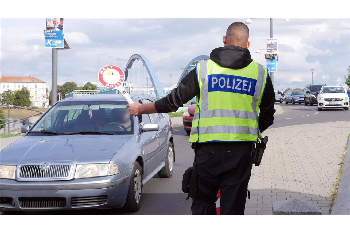 Grenzkontrolle an der deutsch-polnischen Grenze in Frankfurt Oder.