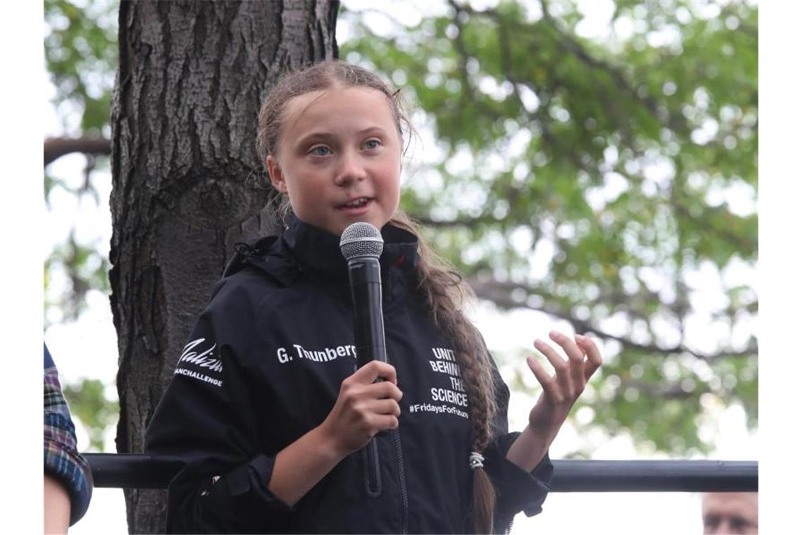 Greta Thunberg nach ihrer Ankunft. Die Klimaaktivistin war am 14. August im englischen Plymouth zu einer Atlantiküberquerung mit dem Rennsegler „Malizia“ aufgebrochen. Foto: Mary Altaffer/AP