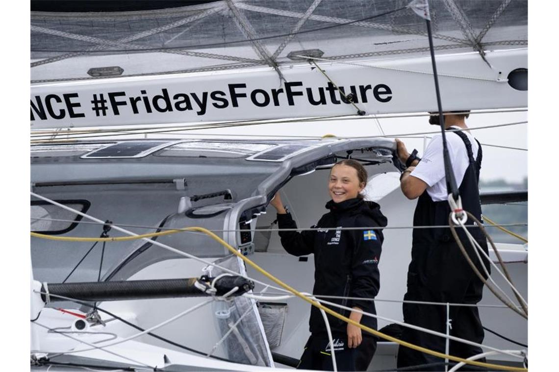 Thunberg lotet Reise-Optionen zur Weltklimakonferenz aus Greta Thunberg reiste im August per Hochsee-Segeljacht über den Atlantik. Foto: Craig Ruttle/AP/dpa