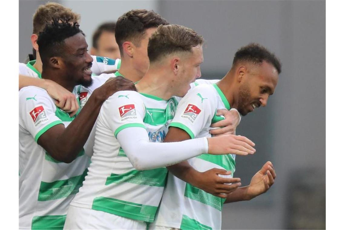 Greuther Fürth feierte einen souveränen Sieg gegen Jahn Regensburg. Foto: Daniel Karmann/dpa