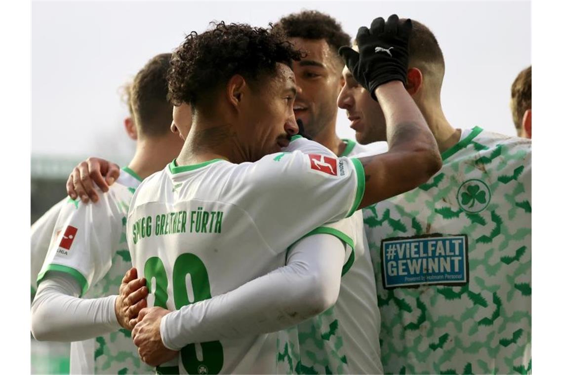 Greuther Fürth holte im Abstiegskampf wichtige drei Punkte. Foto: Daniel Karmann/dpa