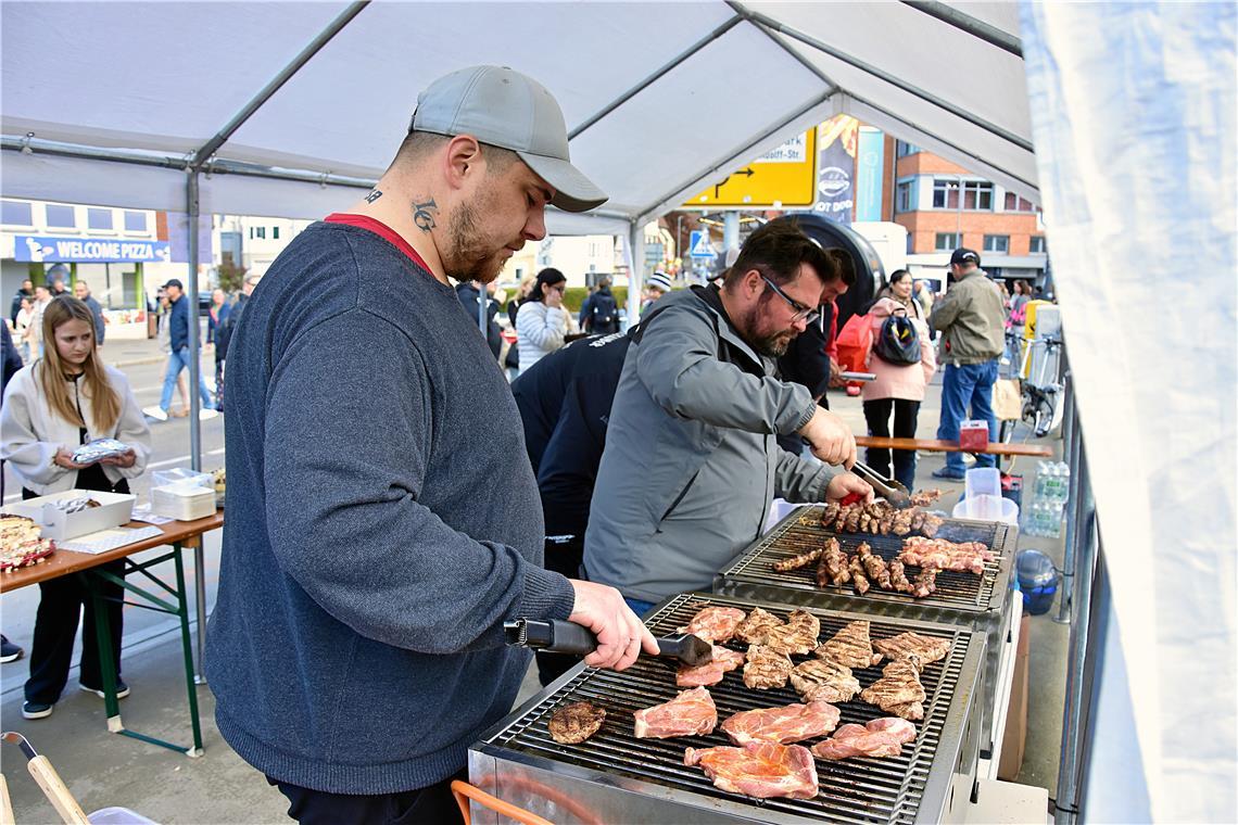 Griechische Spezialitäten vom Grill gibt es beim Sportverein Großer Alexander Ba...