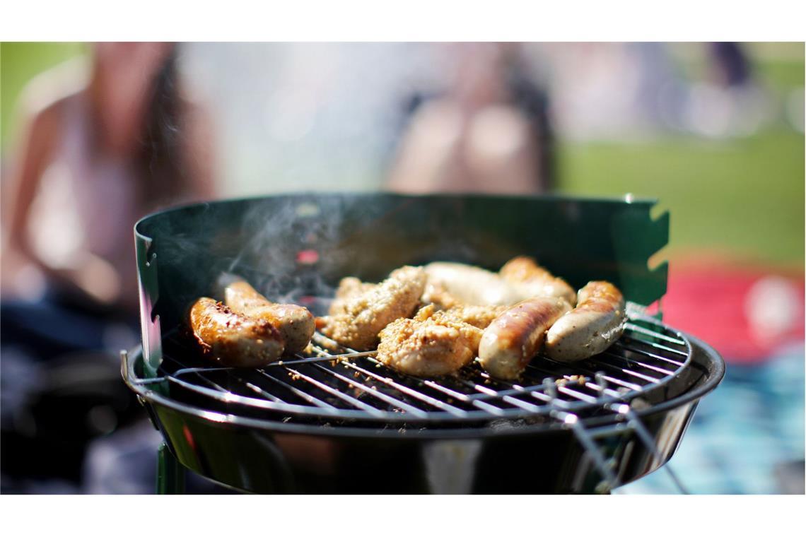 Wochenende bringt Sonne und bestes Grillwetter Grillfans können sich auf ideale Temperaturen am Wochenende freuen. (Symbolbild)