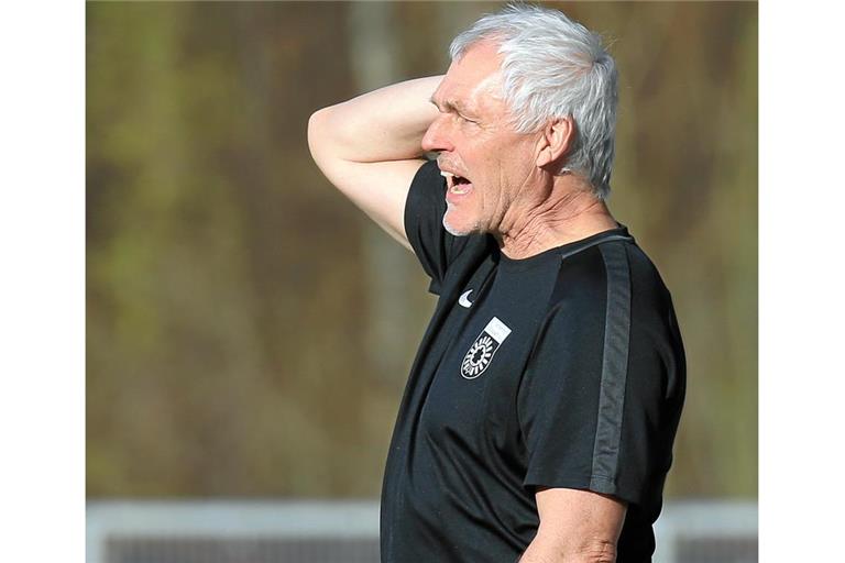 Groß aufregen wird sich Hans-Jürgen Boysen wohl nicht. Im Vergleich Großaspach gegen Offenbach ist dem einstigen Bundesliga-Profi jedes Team als Sieger recht. Foto: Alexander Becher