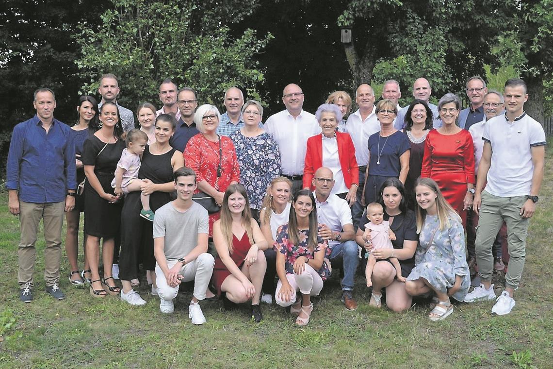 Groß, größer, Großfamilie: Gefeiert wird bei Familie Renz gerne und viel – genügend Gelegenheiten gibt es ja das Jahr über. Foto: privat