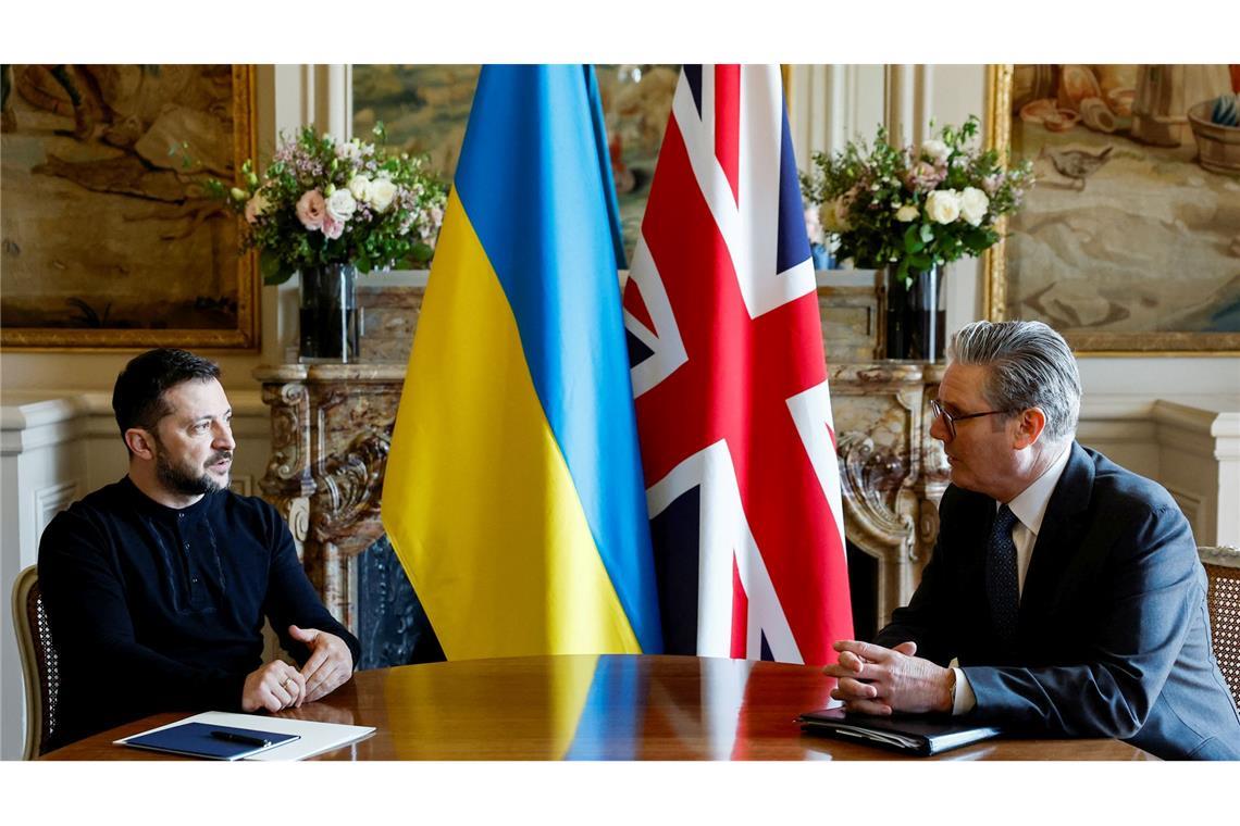 Unterstützerländer wollen Ukraine aufrüsten und absichern Großbritannien will Truppen zur Absicherung eines Friedens in die Ukraine schicken.