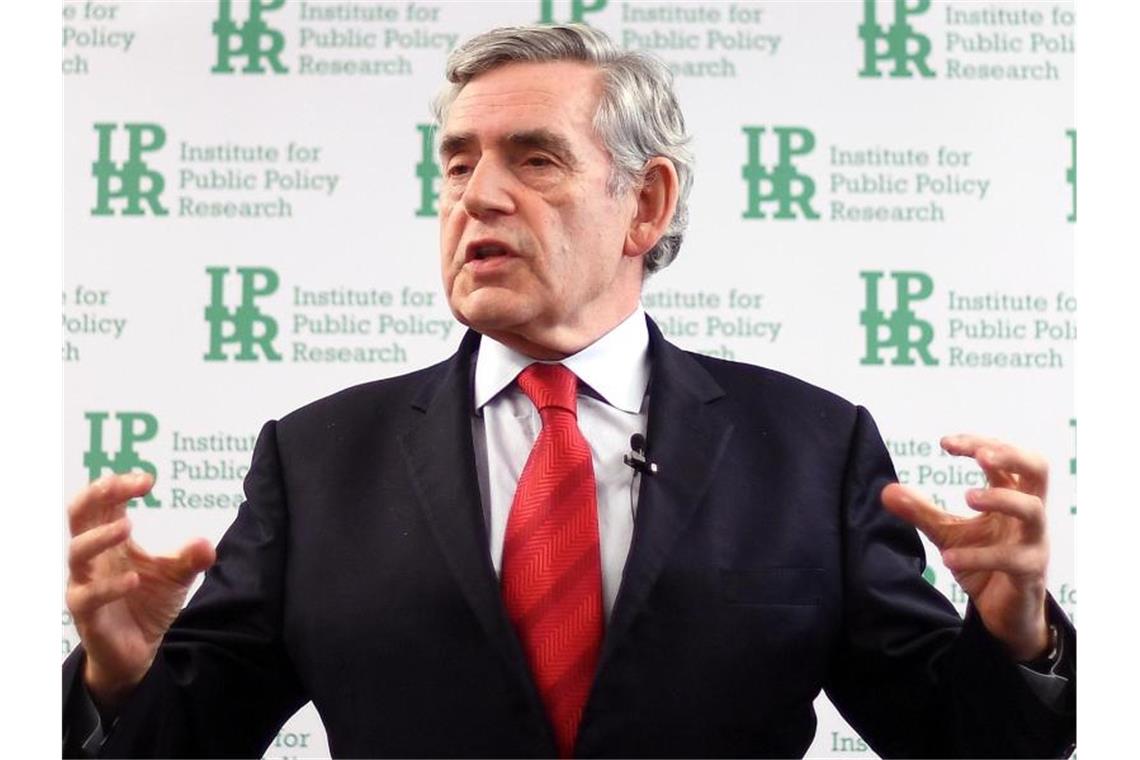 Großbritanniens Ex-Premier Gordon Brown bei einer Rede am Institute for Public Policy Research (IPPR). Brown wird Botschafter der Weltgesundheitsorganisation (WHO) für die weltweite Gesundheitsfinanzierung. Foto: Victoria Jones/PA Wire/dpa