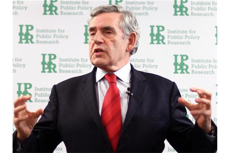 Großbritanniens Ex-Premier Gordon Brown bei einer Rede am Institute for Public Policy Research (IPPR). Brown wird Botschafter der Weltgesundheitsorganisation (WHO) für die weltweite Gesundheitsfinanzierung. Foto: Victoria Jones/PA Wire/dpa
