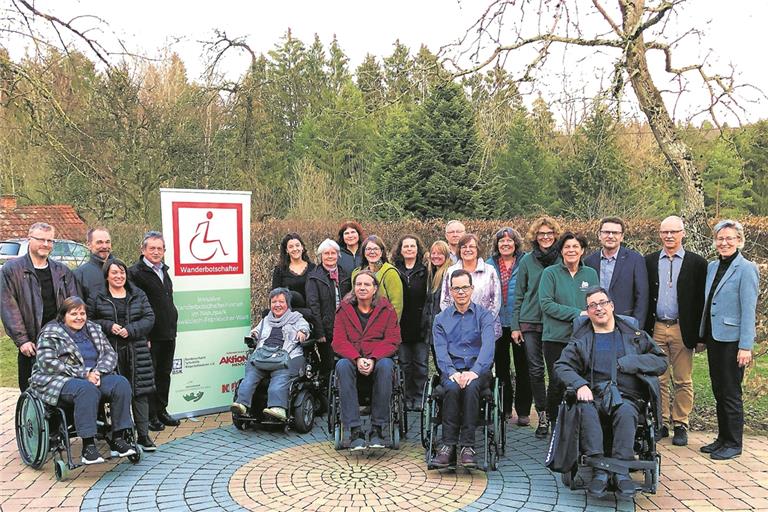 Große Runde beim zweiten Arbeitstreffen der inklusiven Wanderbotschafter in Althütte. Foto: privat