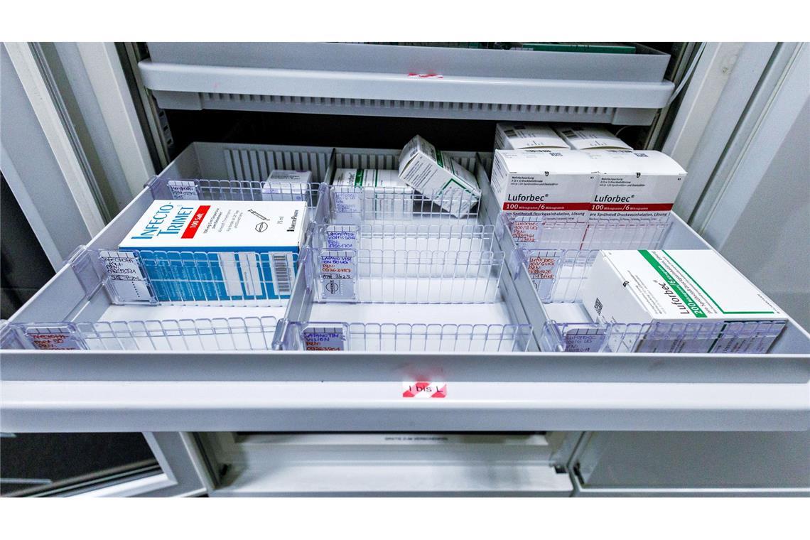 Große Sorgen bereitet der Branche die Aussicht auf US-Zölle auf Arzneien aus der EU, für die eine Obergrenze von 15 Prozent gelten soll. (Archivbild)