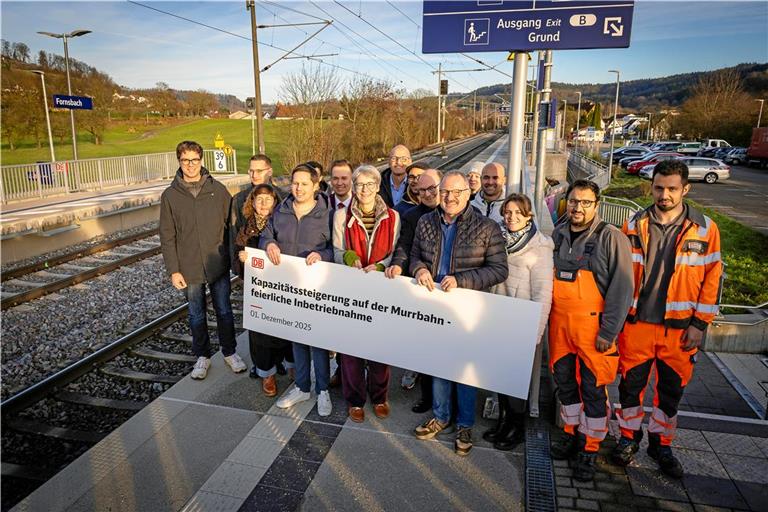Große Zufriedenheit und beste Laune bei der Eröffnungsfeier am Fornsbacher Bahnhof. Fotos: Alexander Becher
