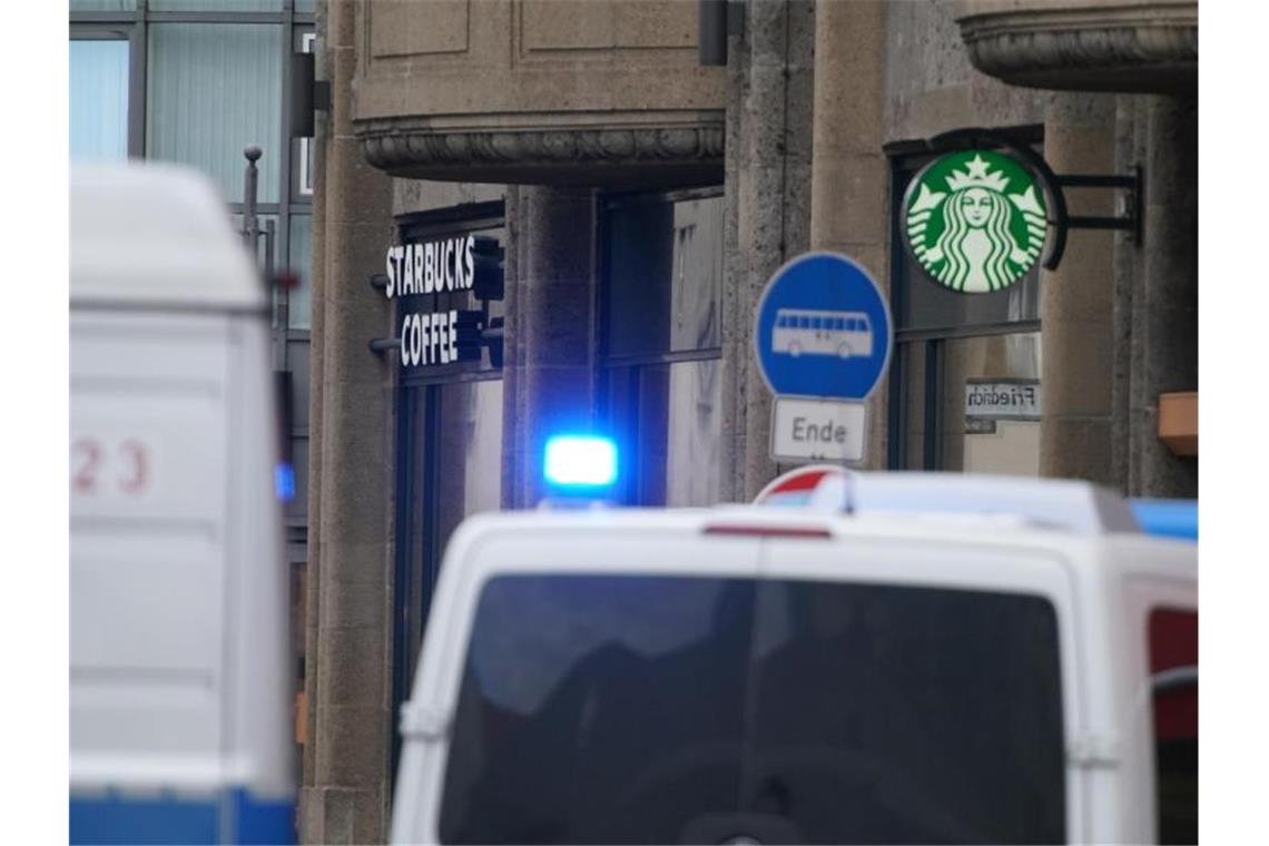 Großeinsatz am Checkpoint Charlie wegen Schreckschusswaffe