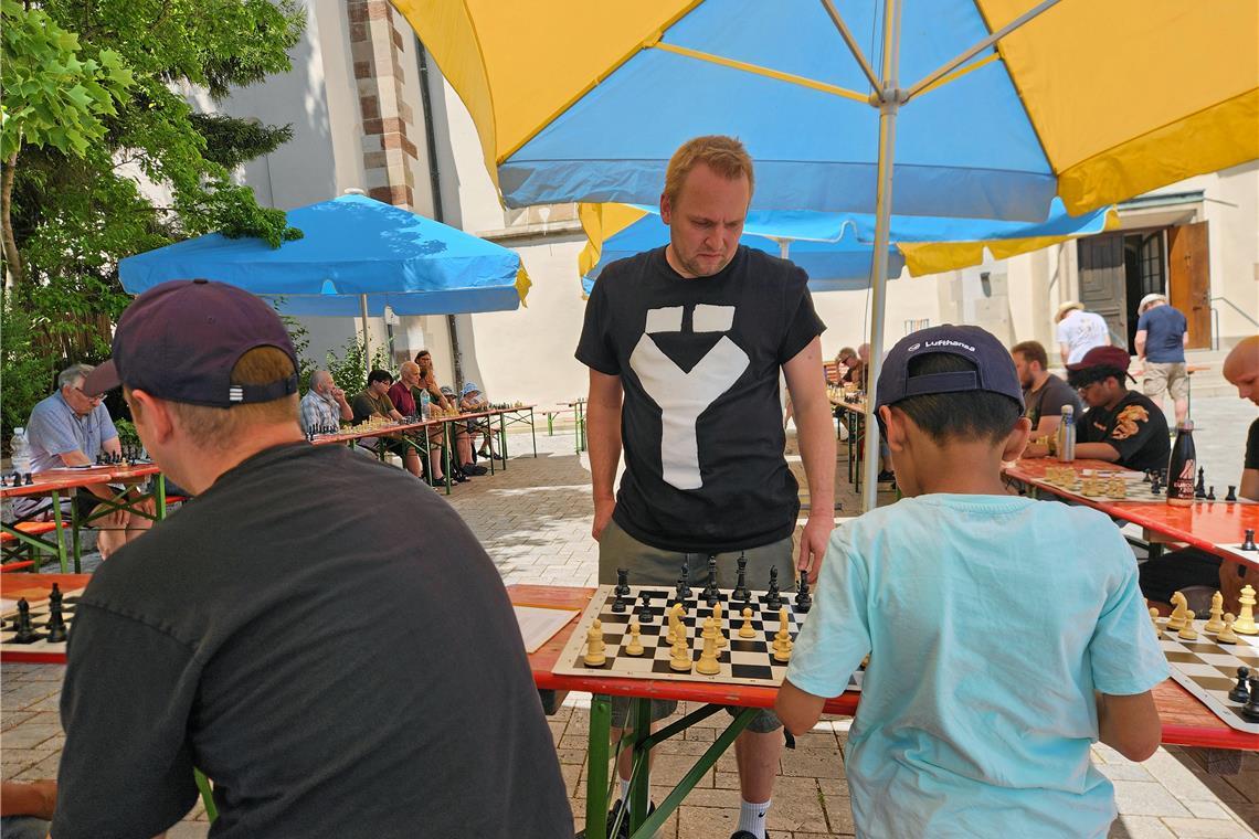 Der Live-Blog zum 53. Backnanger Straßenfest: Mit dem Zapfenstreich klingt das Fest aus Großmeister Arik Braun gilt es zu schlagen. Foto: privat