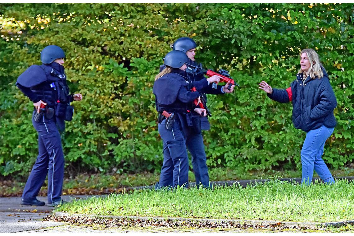 Großübung des Polizeipräsidiums Aalen in Zusammenarbeit mit den lokalen Blaulich...
