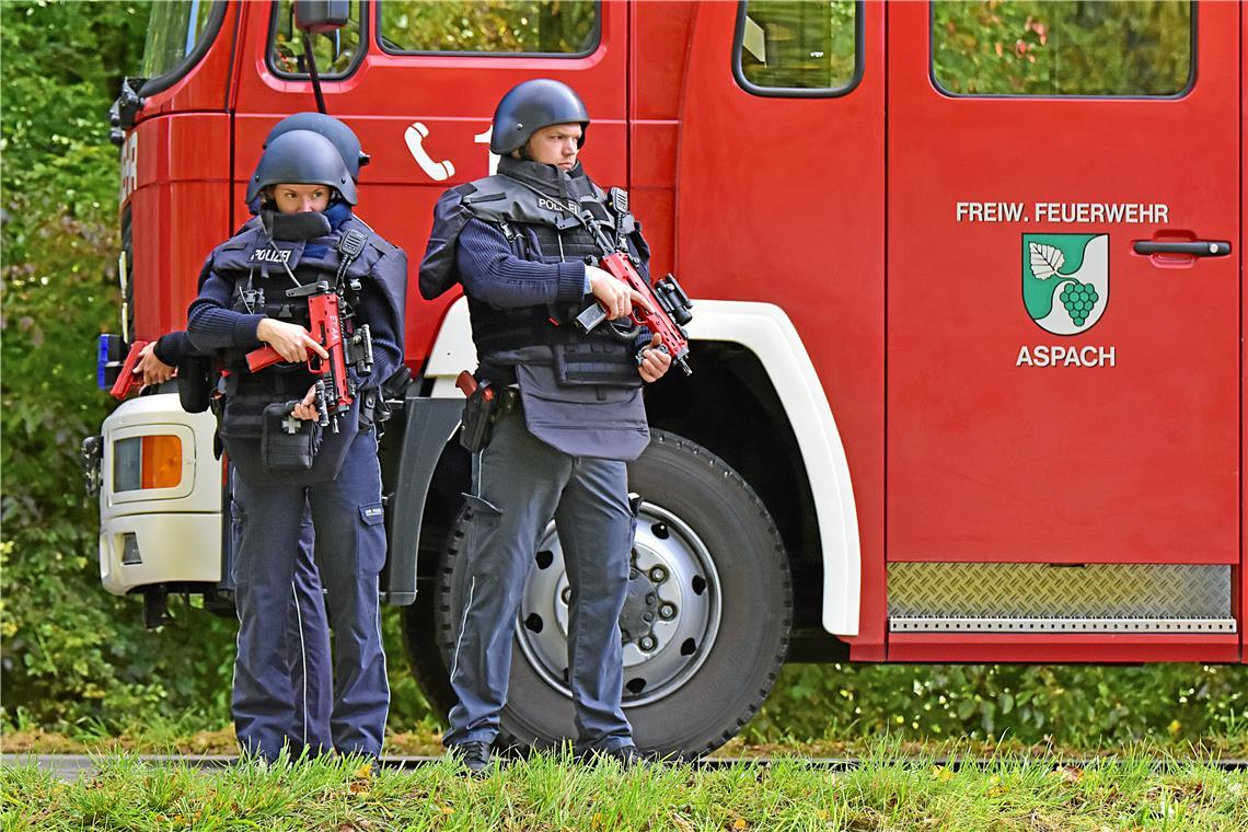 Großübung des Polizeipräsidiums Aalen in Zusammenarbeit mit den lokalen Blaulich...