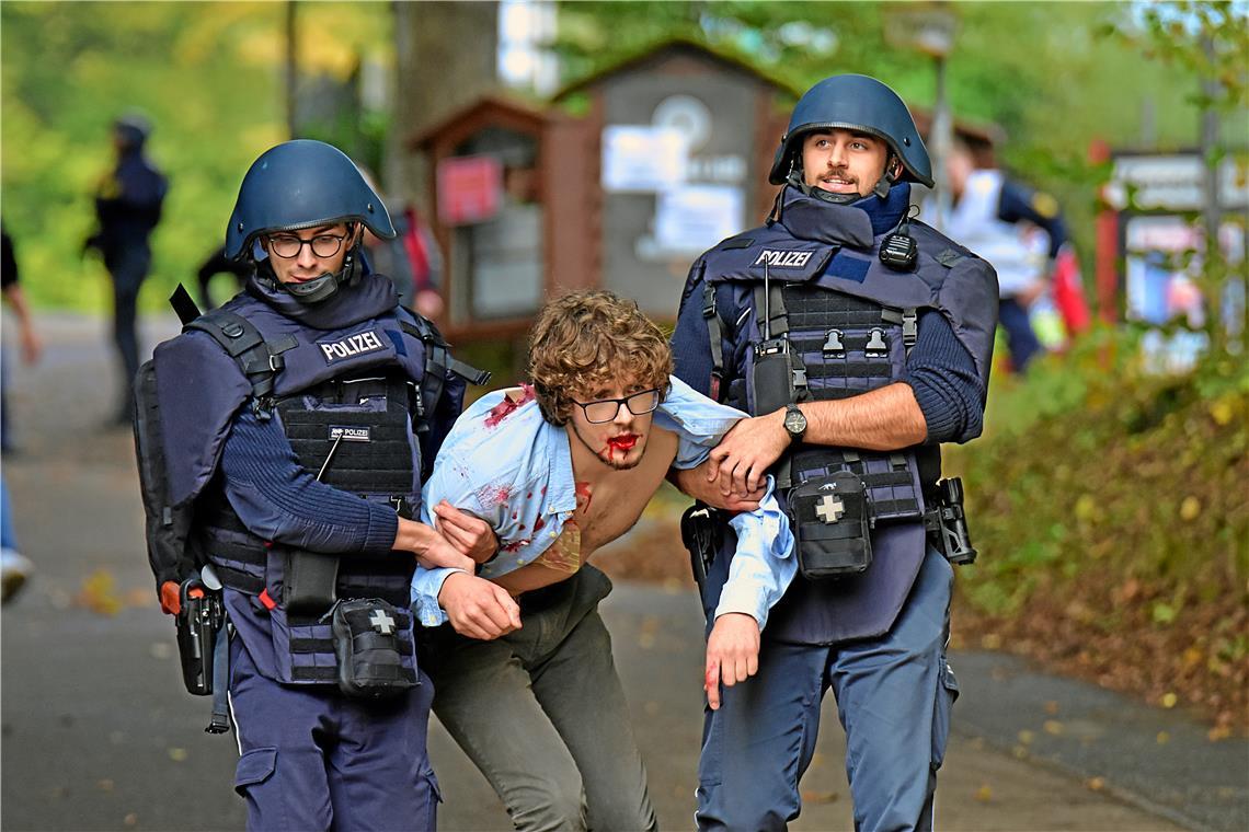 Großübung des Polizeipräsidiums Aalen in Zusammenarbeit mit den lokalen Blaulich...