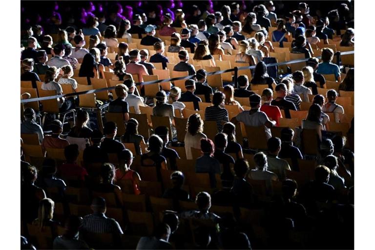 Großveranstaltungen sind in Deutschland wegen der Pandemie noch bis mindestens Ende Oktober untersagt. Geht es auch anders?. Foto: Hendrik Schmidt/dpa-Zentralbild/ZB
